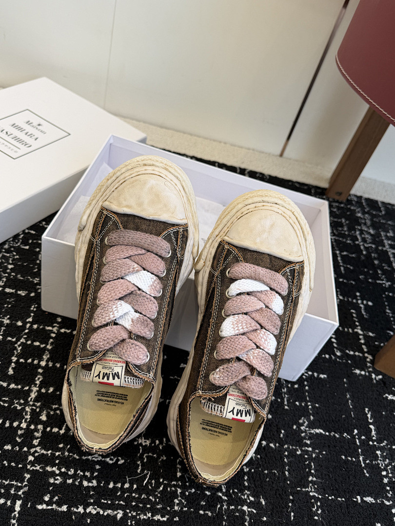 Ma1s0n Mihara Sneakers