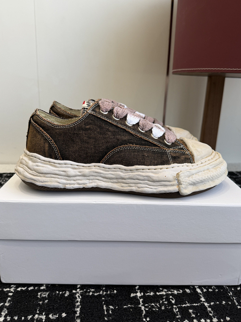 Ma1s0n Mihara Sneakers