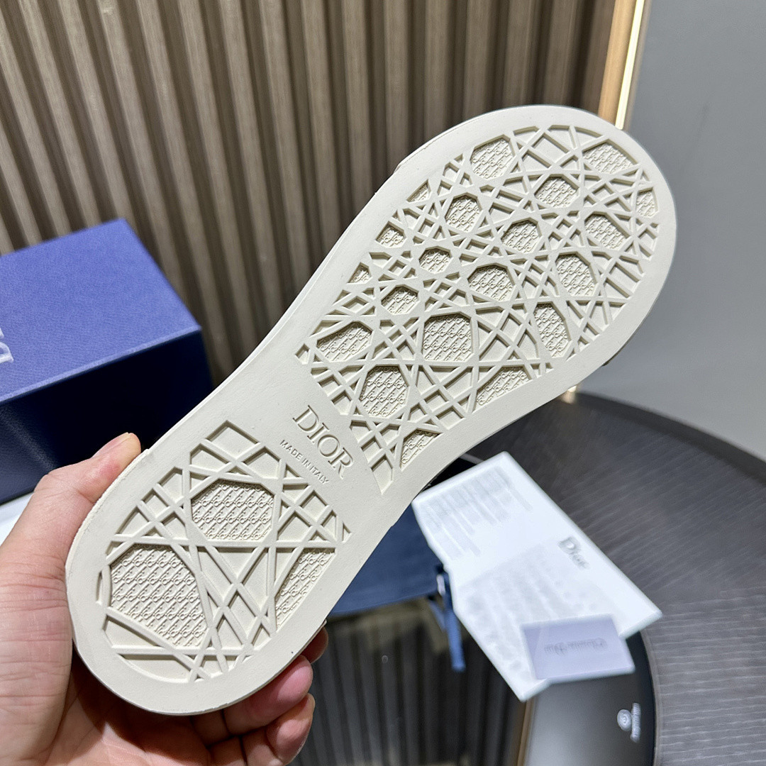 DR B33 Sneaker