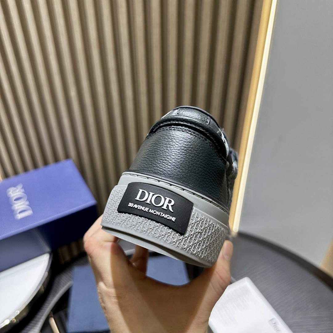 DR B33 Sneaker