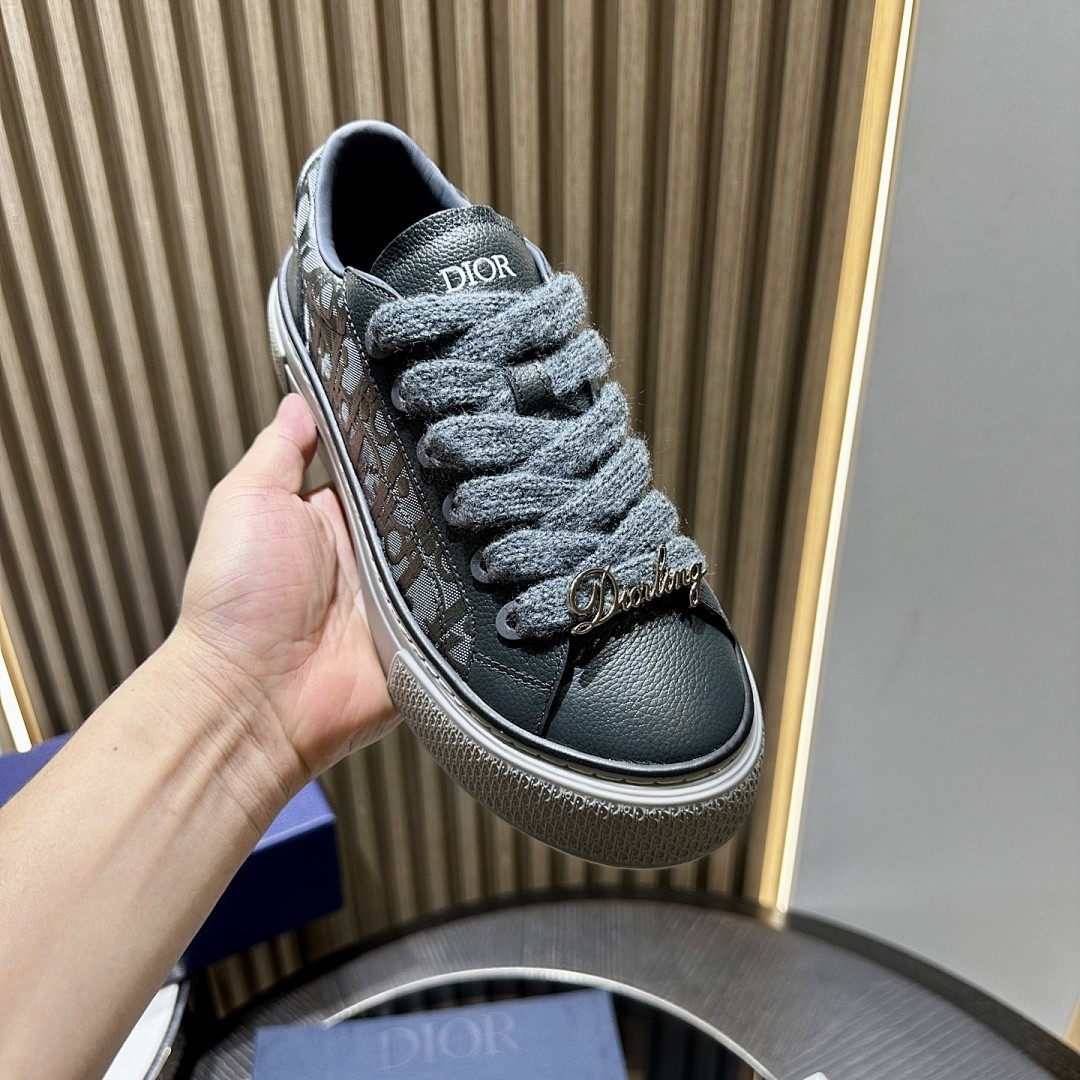 DR B33 Sneaker