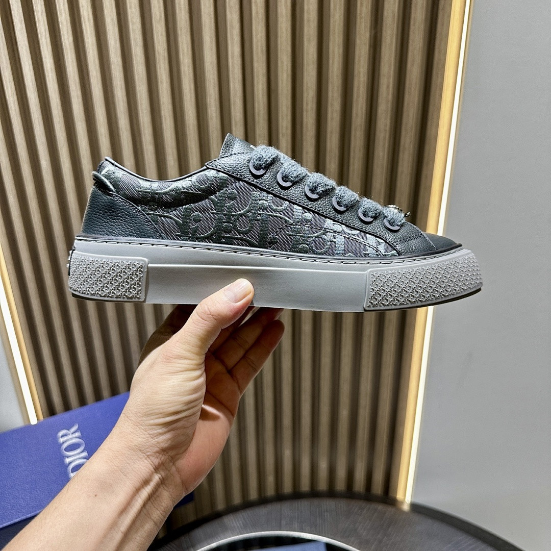 DR B33 Sneaker