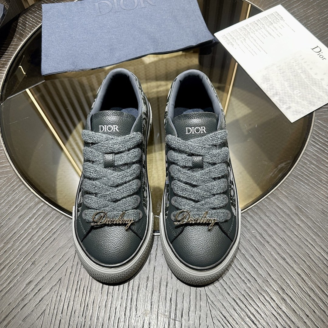 DR B33 Sneaker