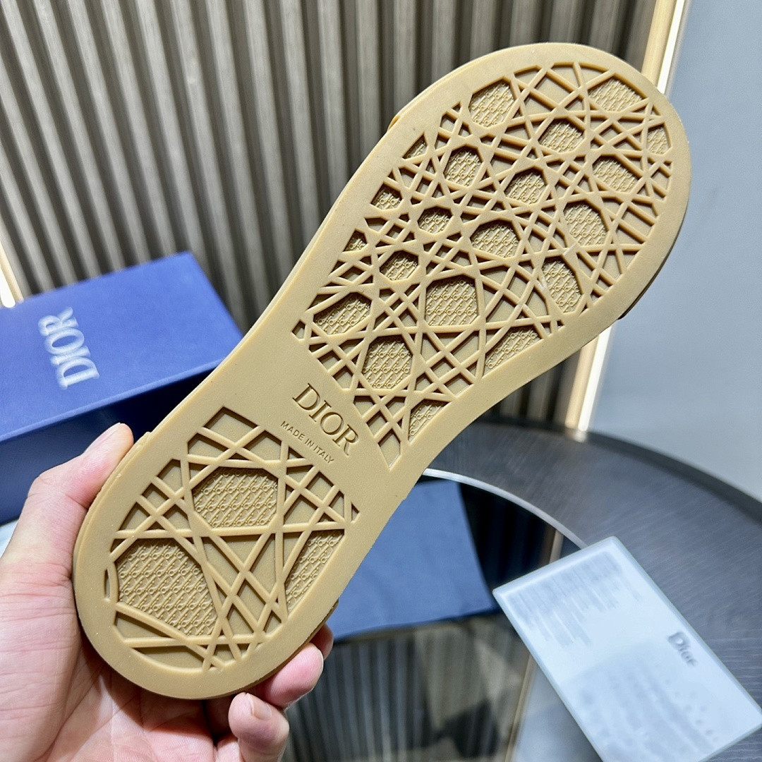 DR B33 Sneaker