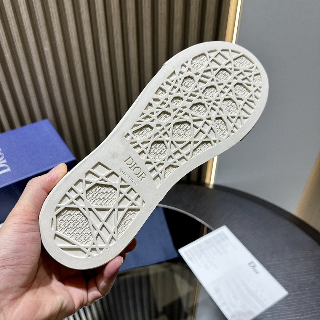 DR B33 Sneaker