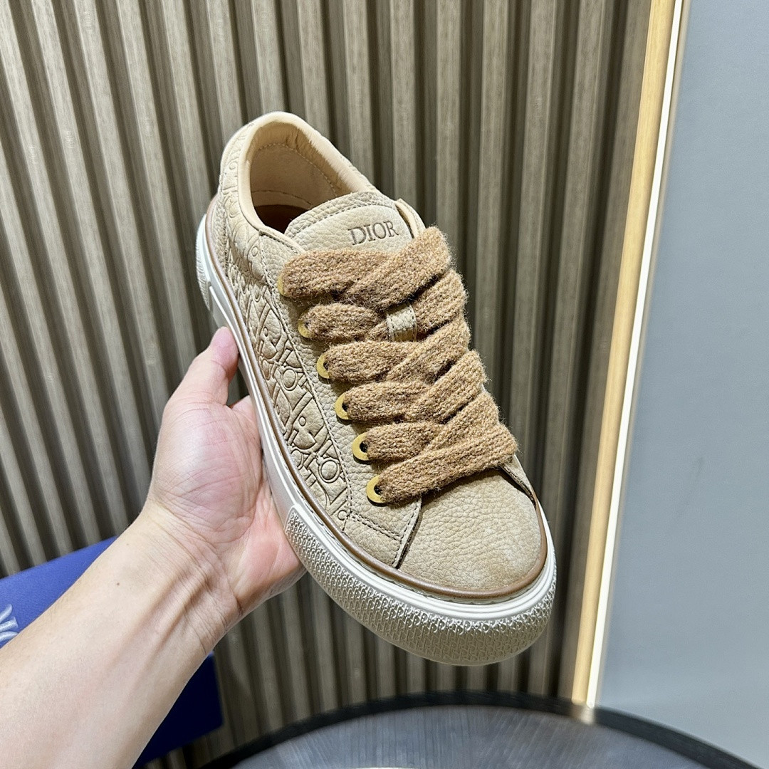 DR B33 Sneaker