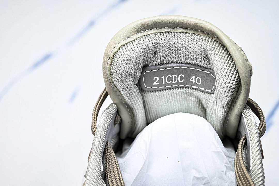 DR B27 Sneaker
