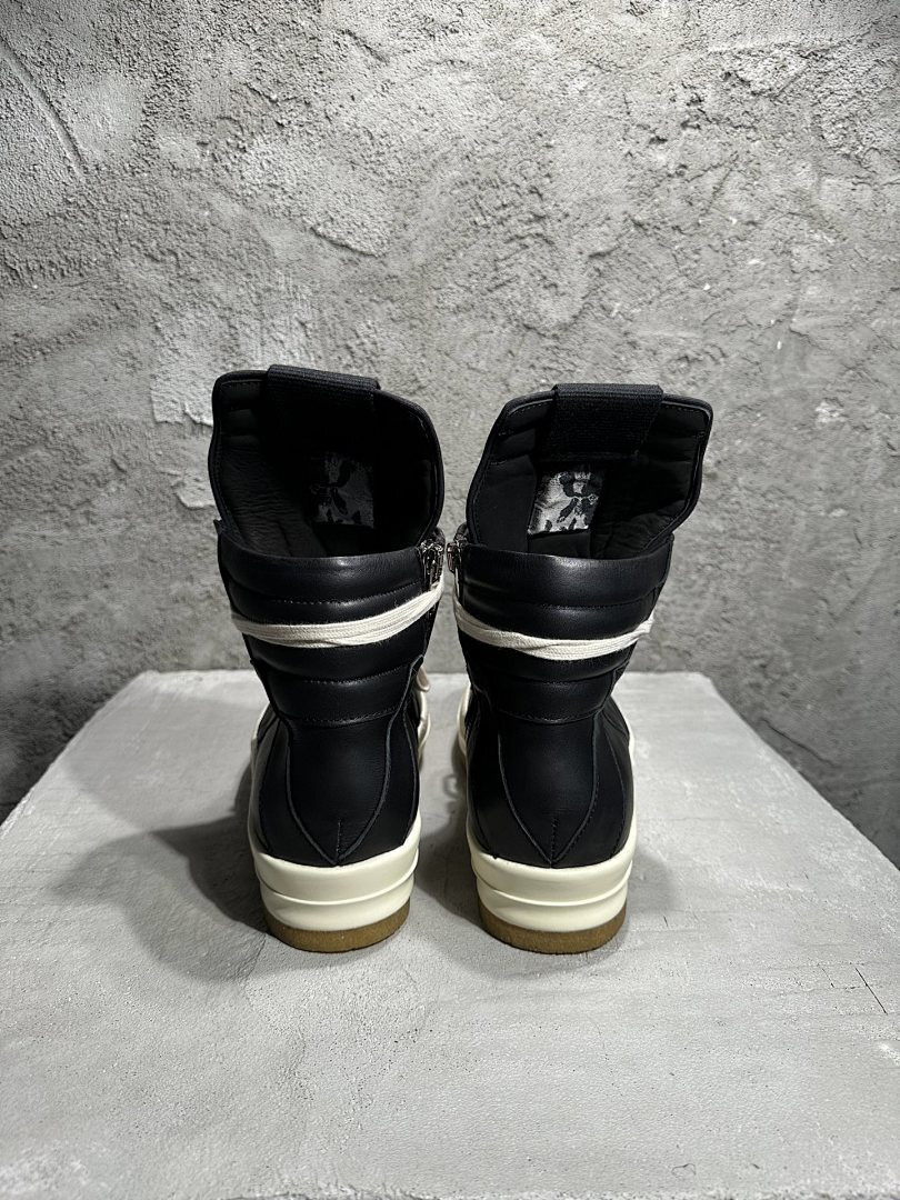 RO Sneakers