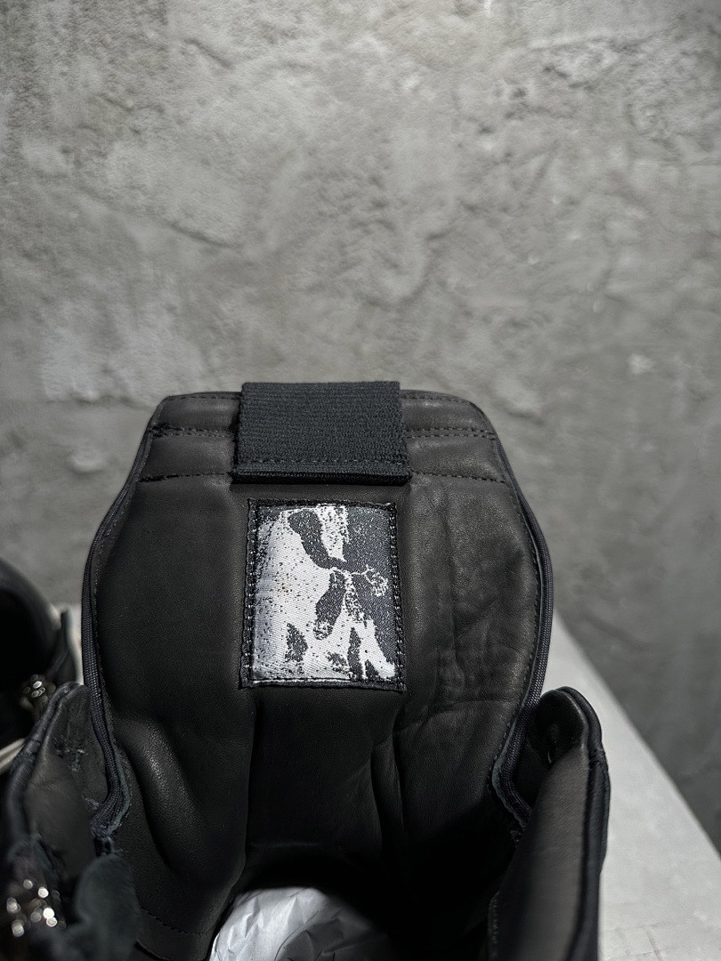 RO Sneakers