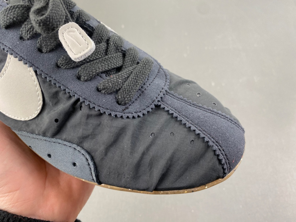 Jacquemus x Nike Jacumoon Shoe HV8547-001