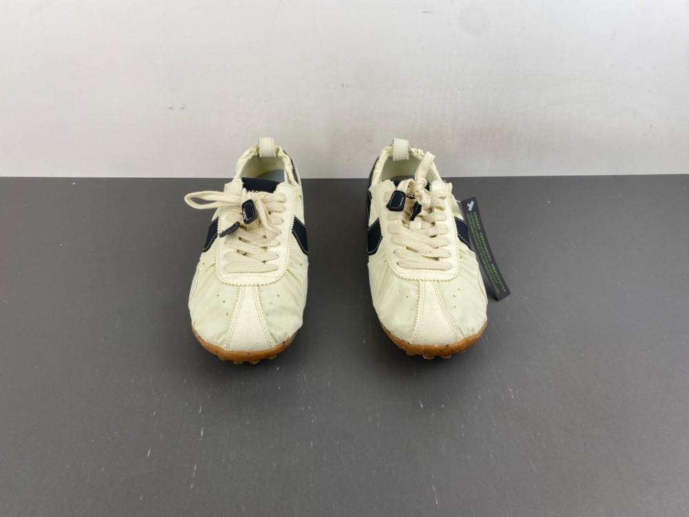 Jacquemus x Nike Jacumoon Shoe HV8547-700