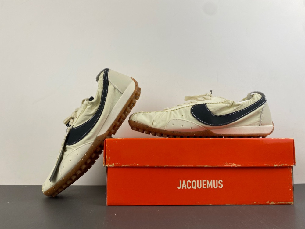 Jacquemus x Nike Jacumoon Shoe HV8547-700