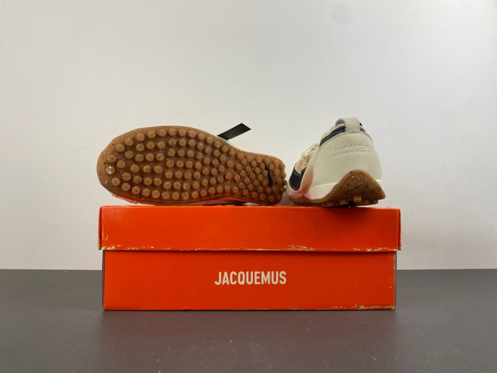 Jacquemus x Nike Jacumoon Shoe HV8547-700