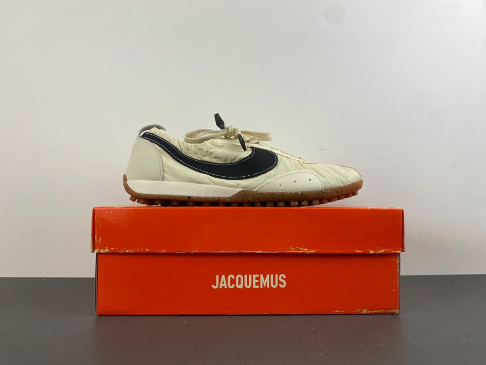 Jacquemus x Nike Jacumoon Shoe HV8547-700