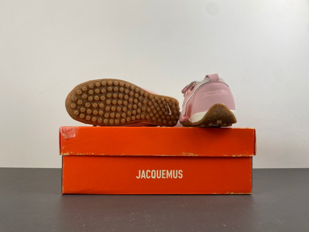 Jacquemus x Nike Jacumoon Shoe HV8547-800
