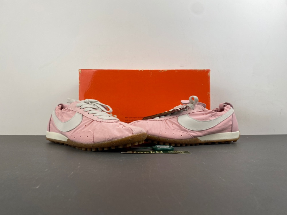 Jacquemus x Nike Jacumoon Shoe HV8547-800