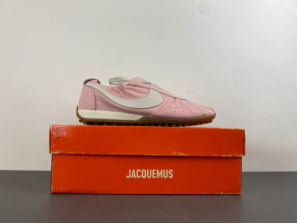 Jacquemus x Nike Jacumoon Shoe HV8547-800