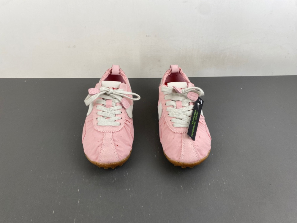 Jacquemus x Nike Jacumoon Shoe HV8547-800