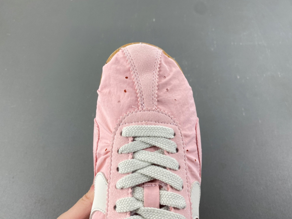 Jacquemus x Nike Jacumoon Shoe HV8547-800