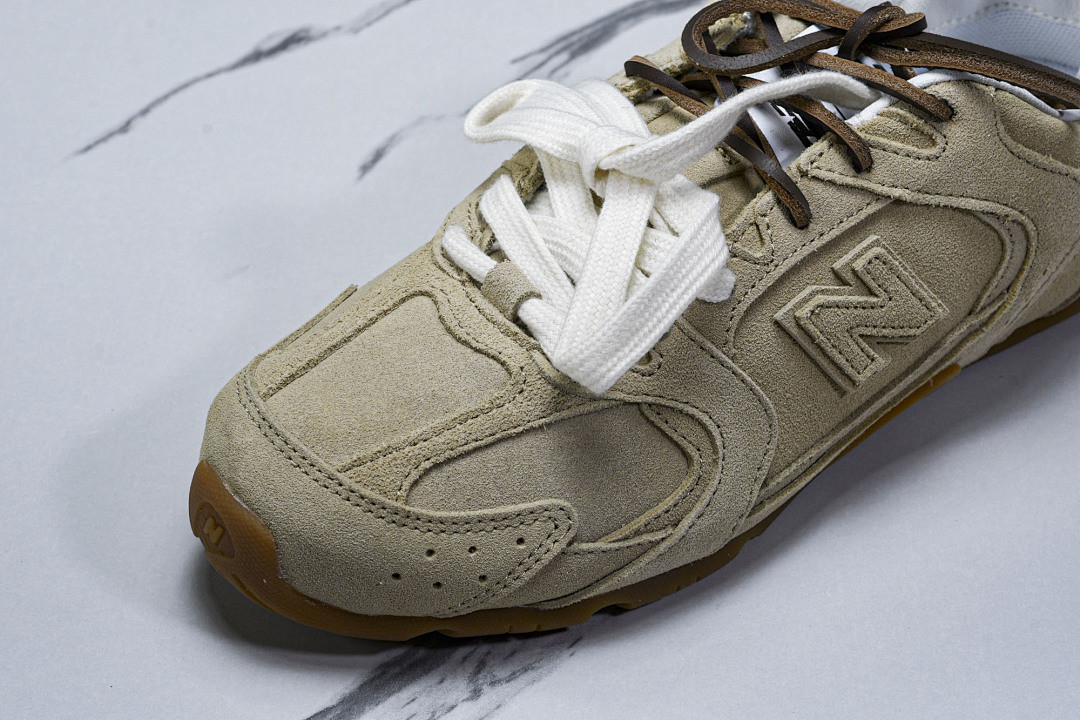 New Balance xMiuMiu NB-001