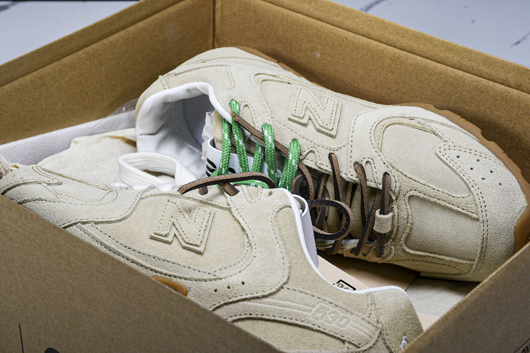 New Balance xMiuMiu NB-001