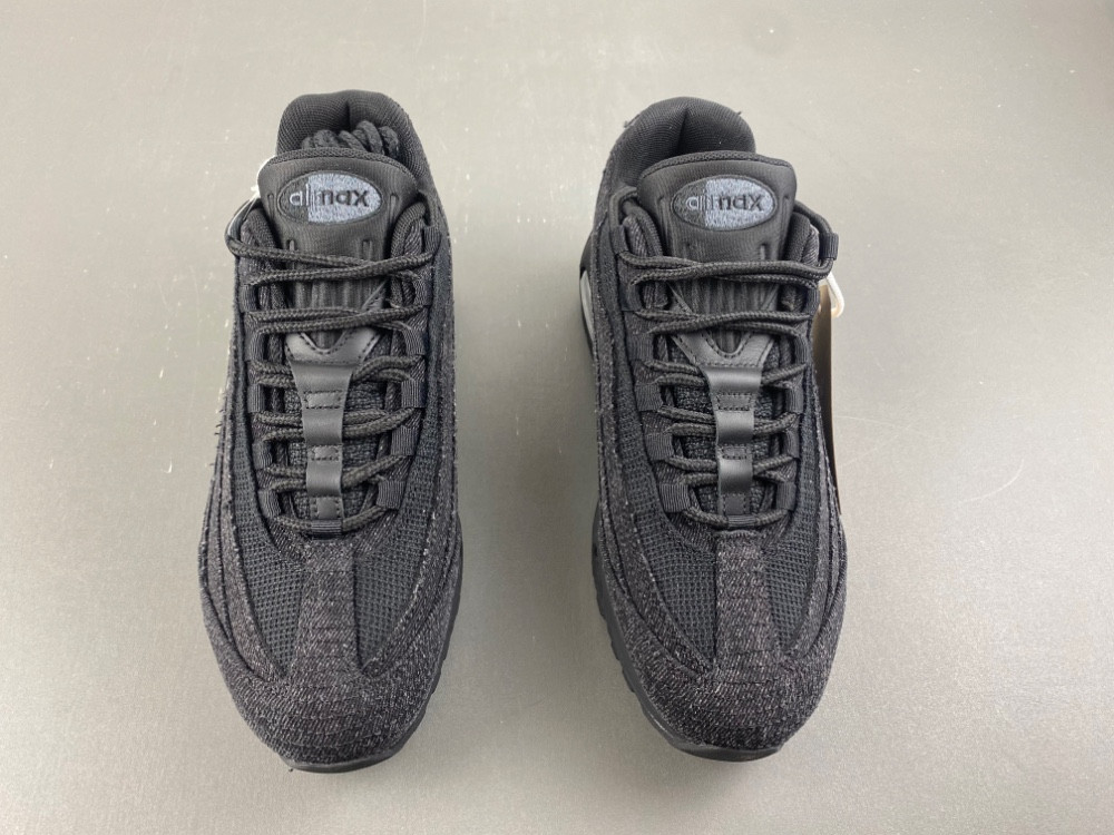Air Max 95 x Levi