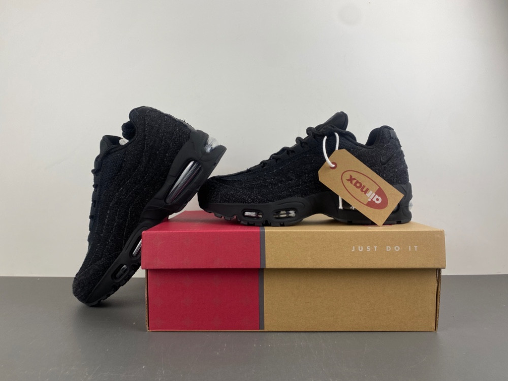 Air Max 95 x Levi