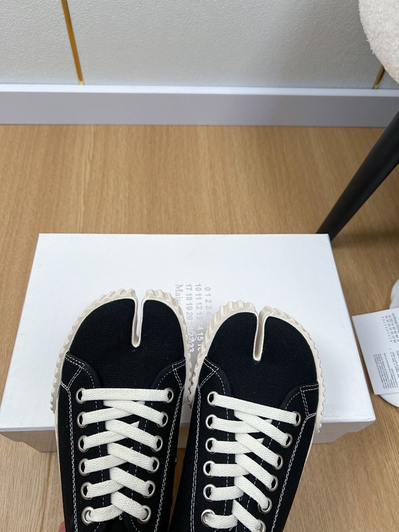 Ma1s0n Marg*e1a Sneakers