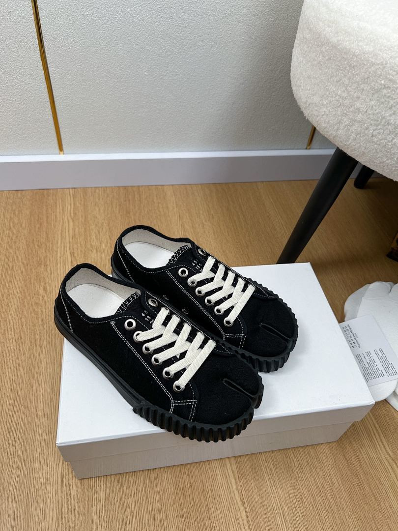 Ma1s0n Marg*e1a Sneakers