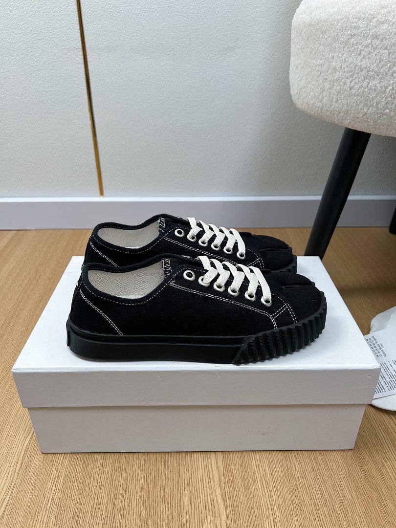 Ma1s0n Marg*e1a Sneakers