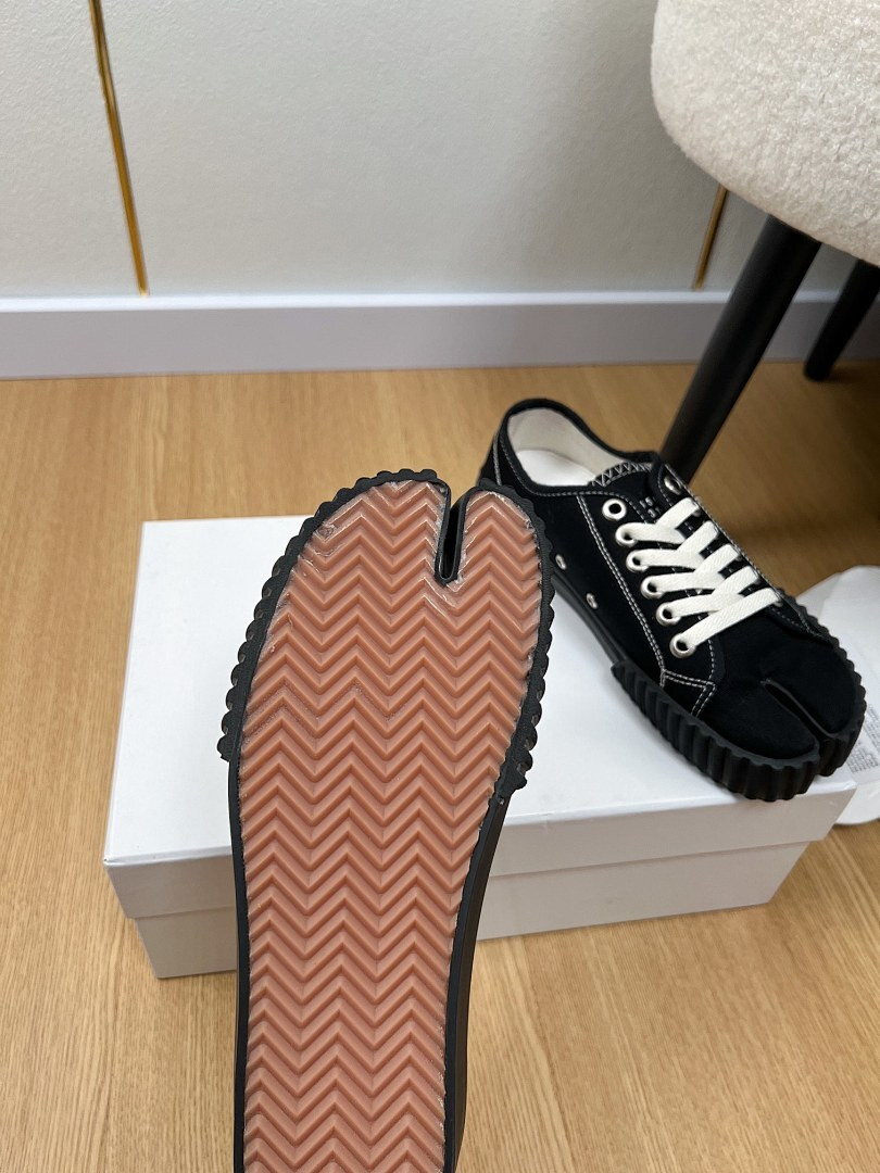 Ma1s0n Marg*e1a Sneakers