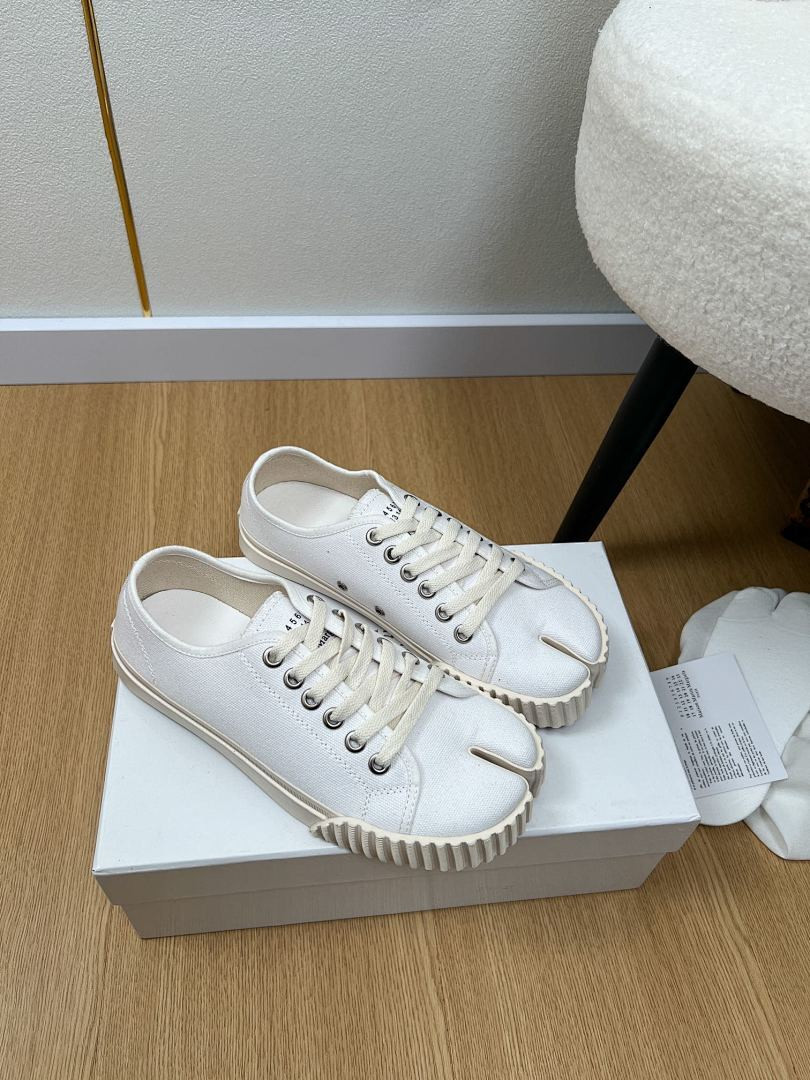 Ma1s0n Marg*e1a Sneakers