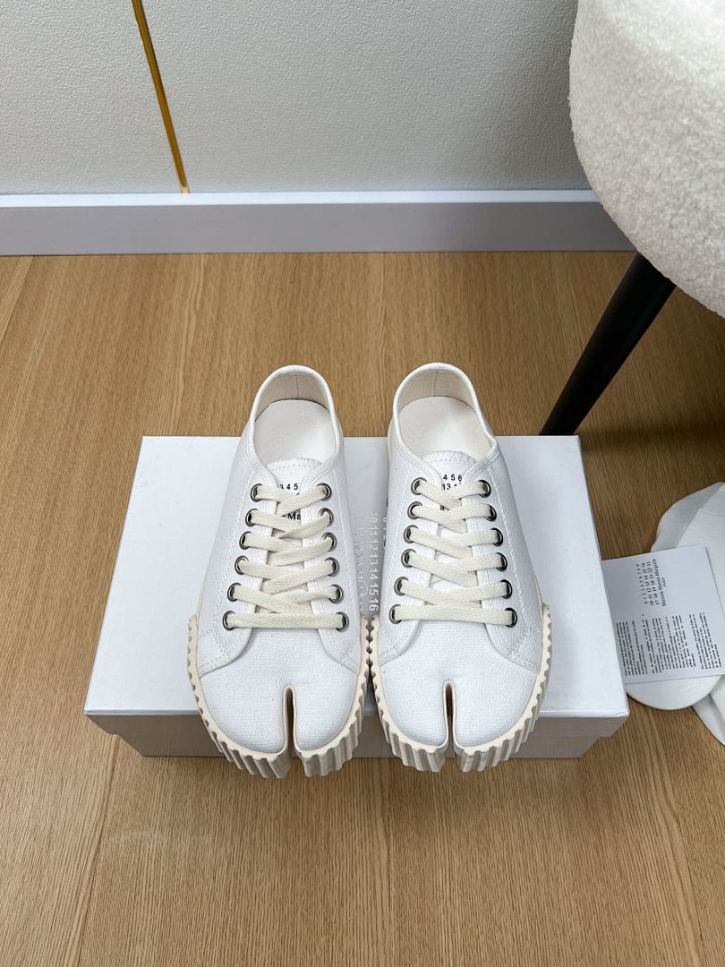 Ma1s0n Marg*e1a Sneakers