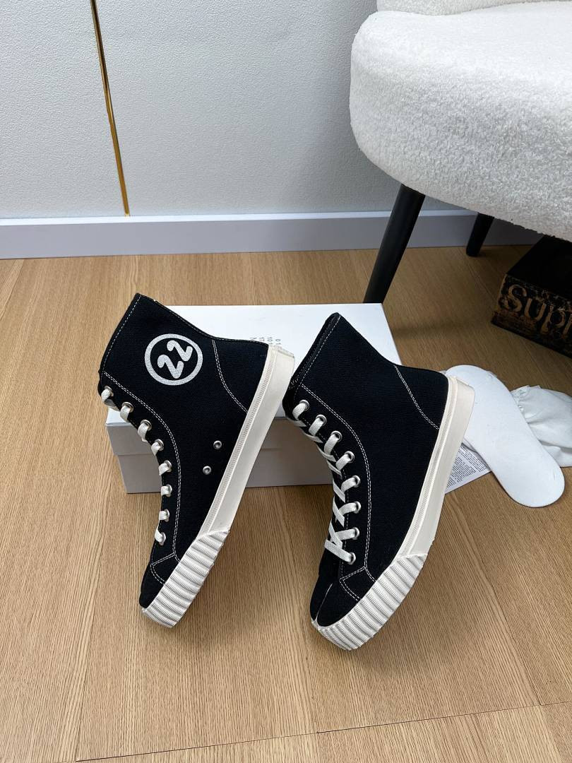 Ma1s0n Marg*e1a Sneakers