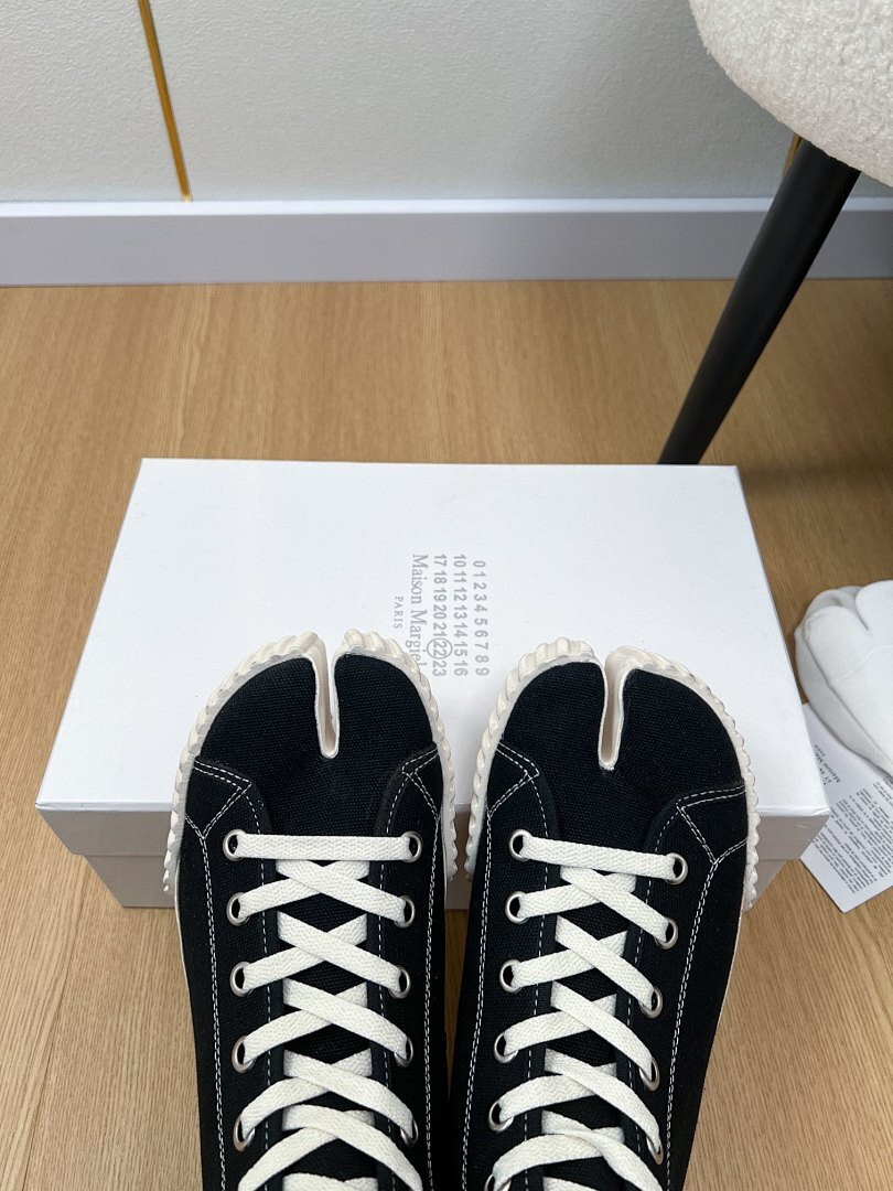 Ma1s0n Marg*e1a Sneakers