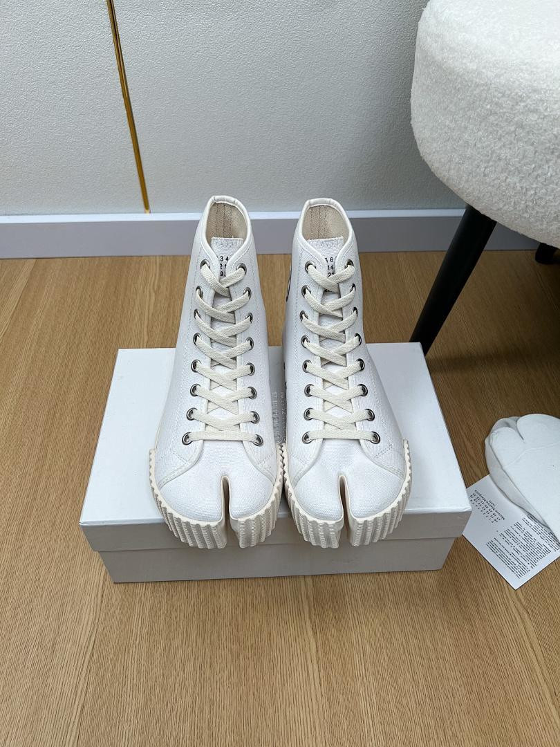 Ma1s0n Marg*e1a Sneakers