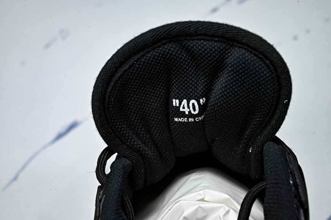 Off White ODSY-2000 Sneaker