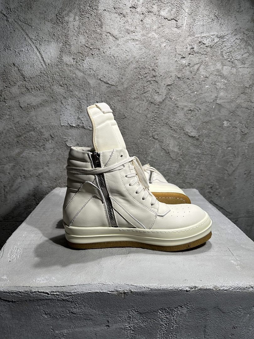 RO Sneakers