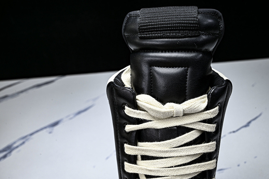 RO Sneakers