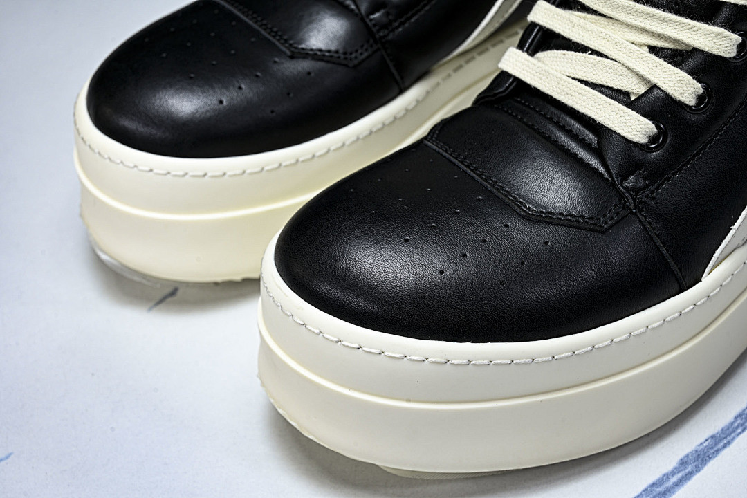 RO Sneakers