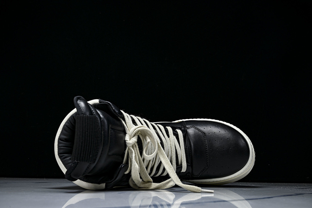 RO Sneakers