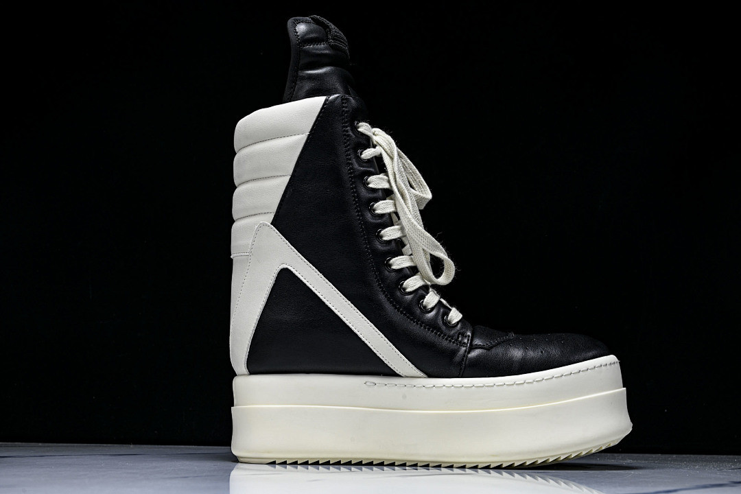 RO Sneakers