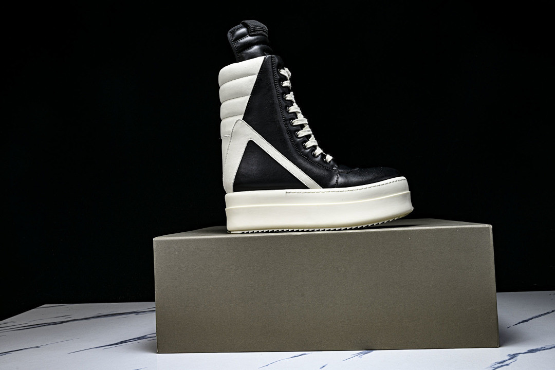RO Sneakers