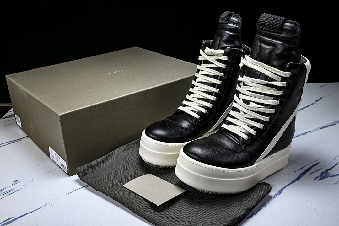 RO Sneakers
