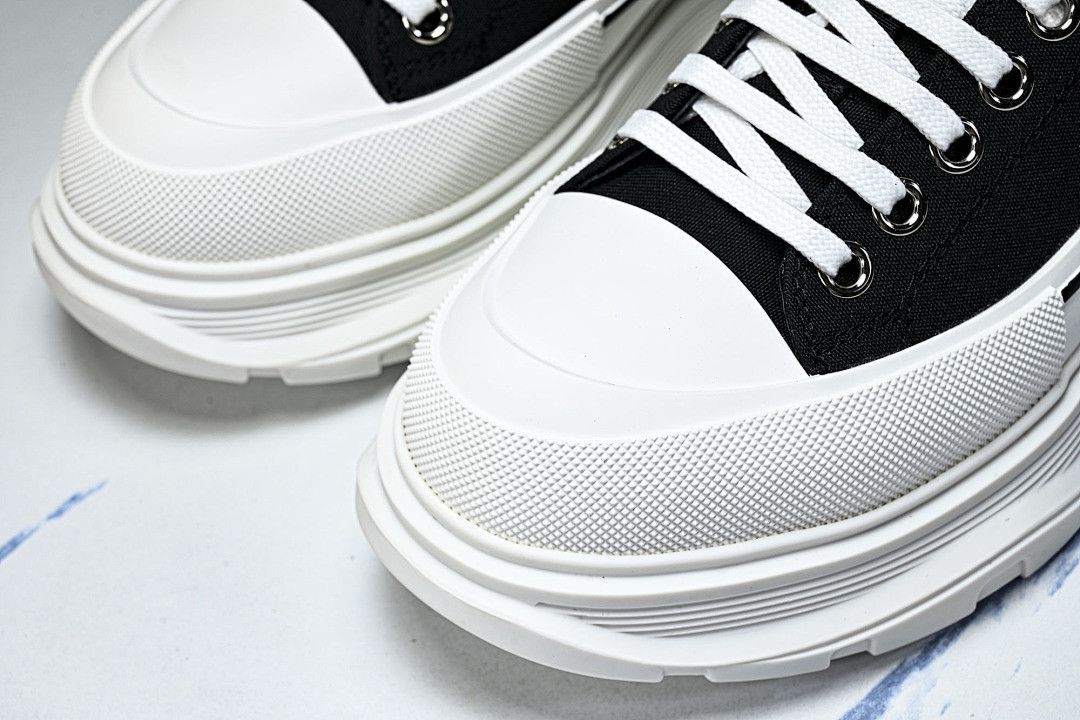 MQ Sneakers