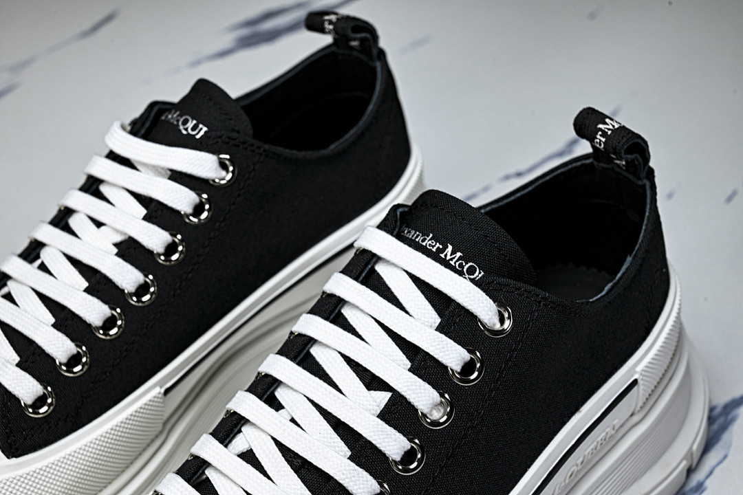 MQ Sneakers
