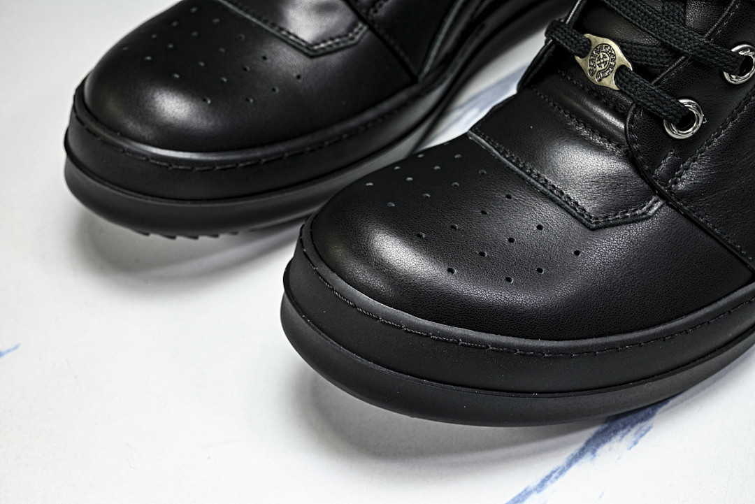 RO Sneakers