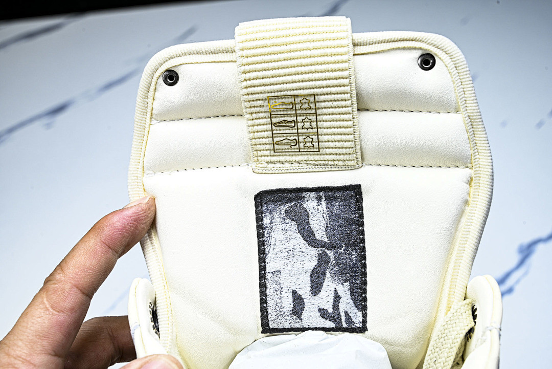 RO Sneakers
