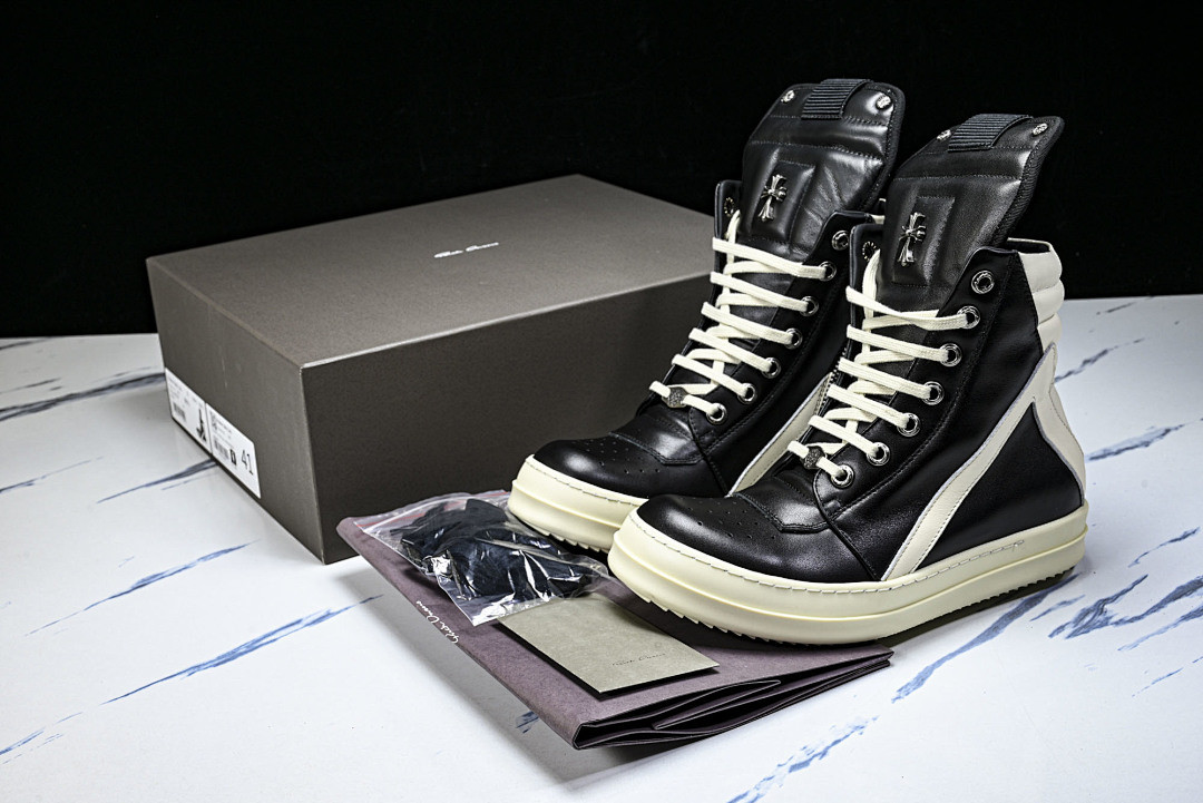 RO Sneakers