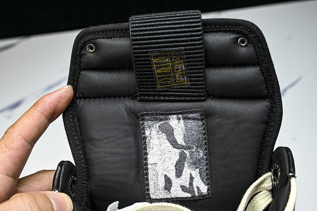 RO Sneakers